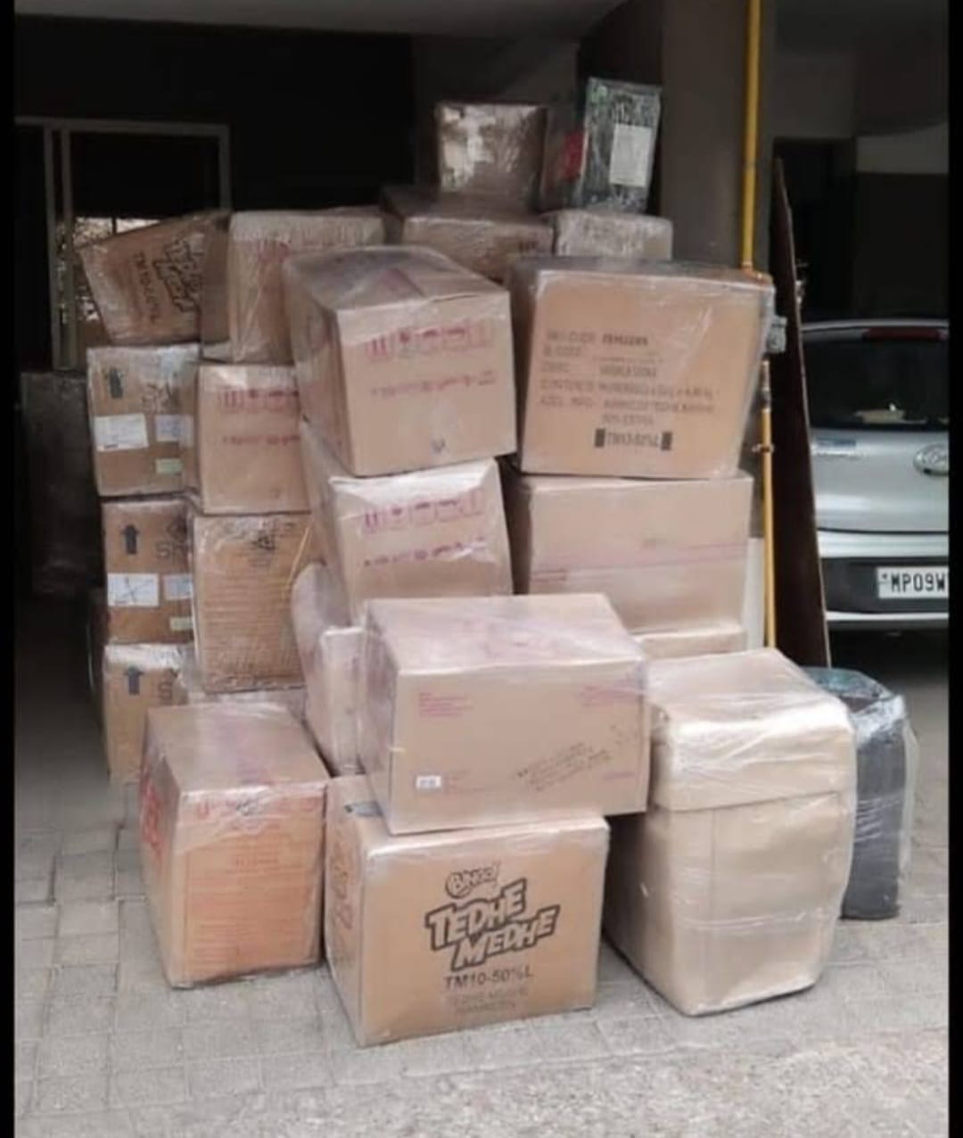 Easysteps Logistics fleet of moving trucks